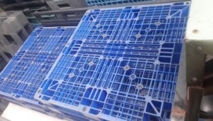 Pallet-nhua-1100-1100-120-mau-xanh